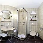 Maximilian Hotel Reuthe