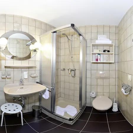 Maximilian Hotel Reuthe