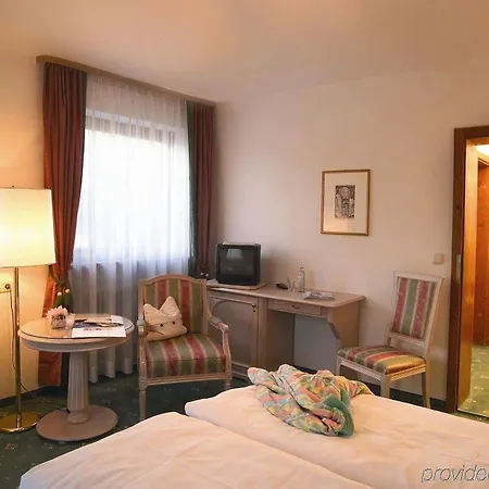Maximilian Hotel