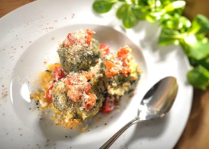 Отель Maximilian Ройте