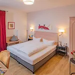Maximilian Hotel